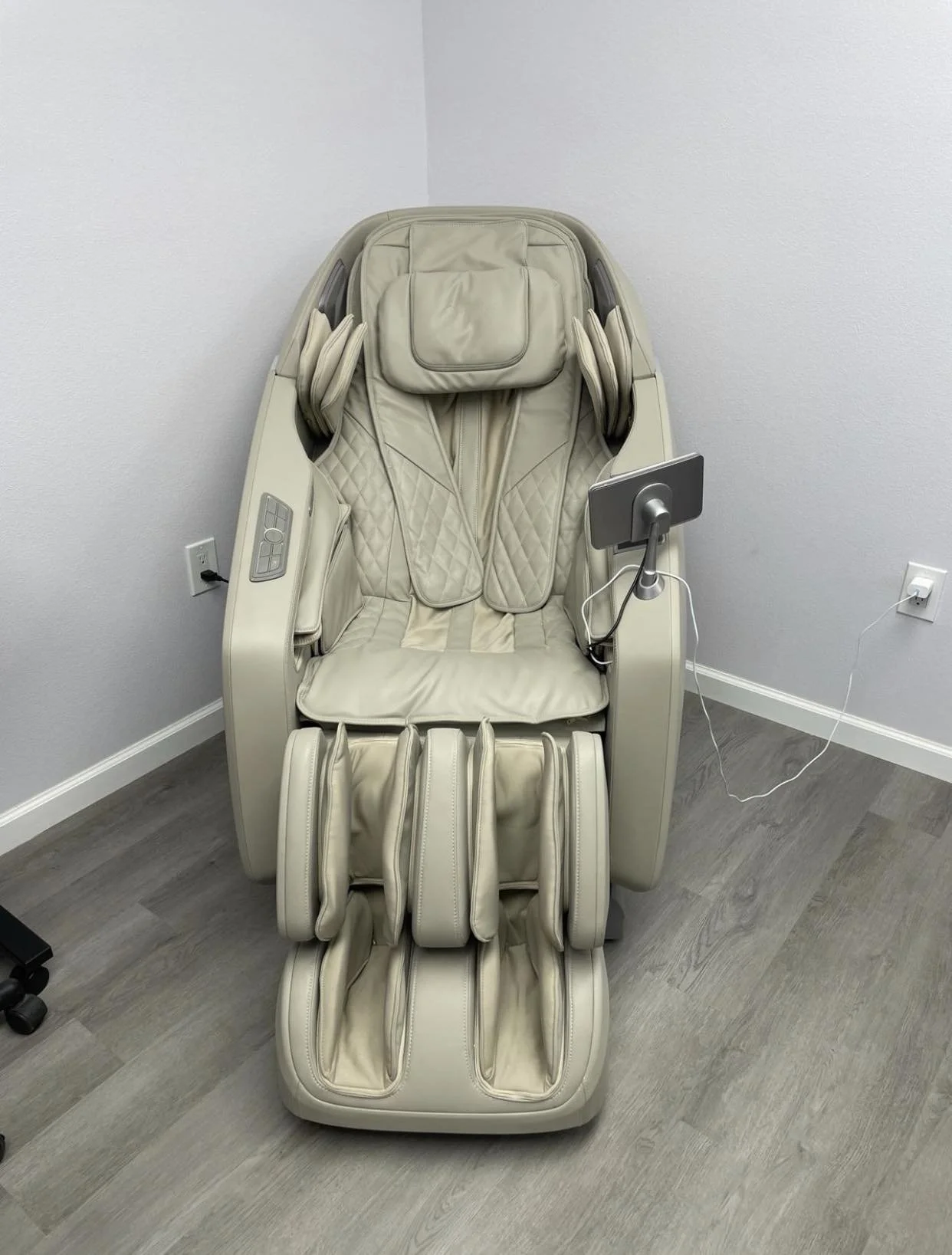 Recovery massage chair at the ShowMD DIHP clinic